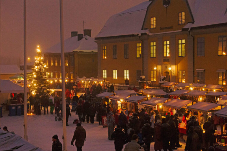 Julmarknad i Falun 2025. Den 7 december klockan 10.00-17.00.